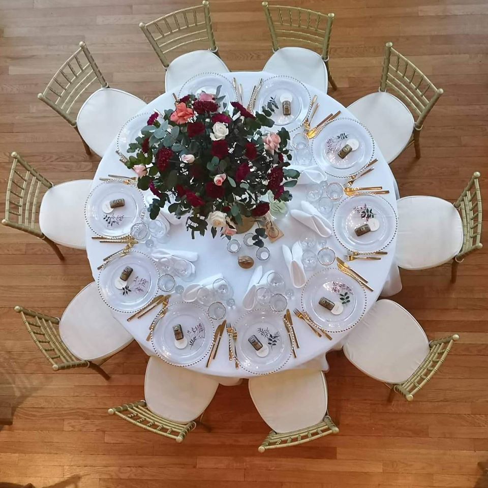 kuldsed chiavarid, kuld sari laual.jpg (144 KB)